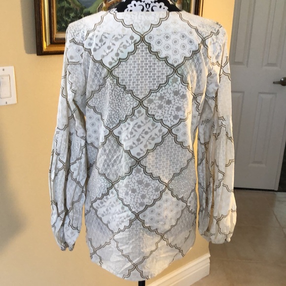 Irving & Fine Crisp India cotton u-neckline, side split hem tunic print blouse - Picture 4 of 8